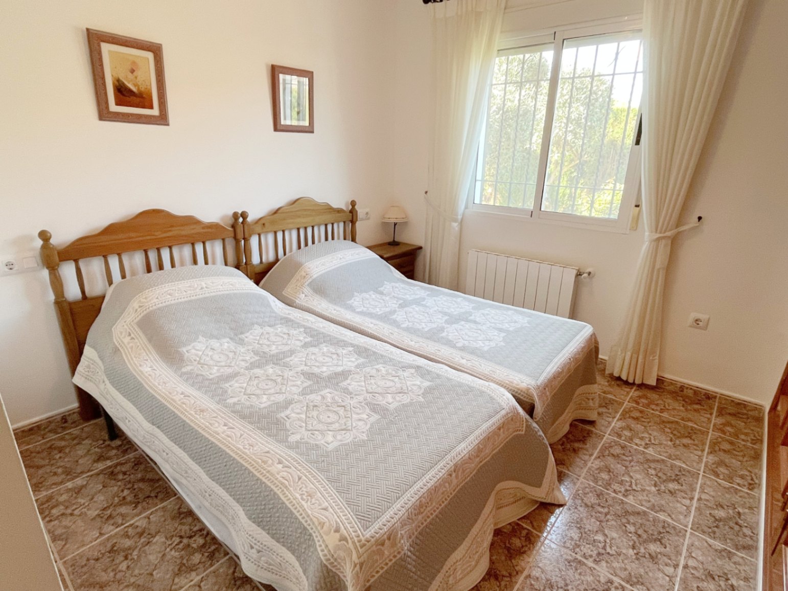 Chalet de 2 dormitorios con bonitas vistas en Rafol de Almunia 