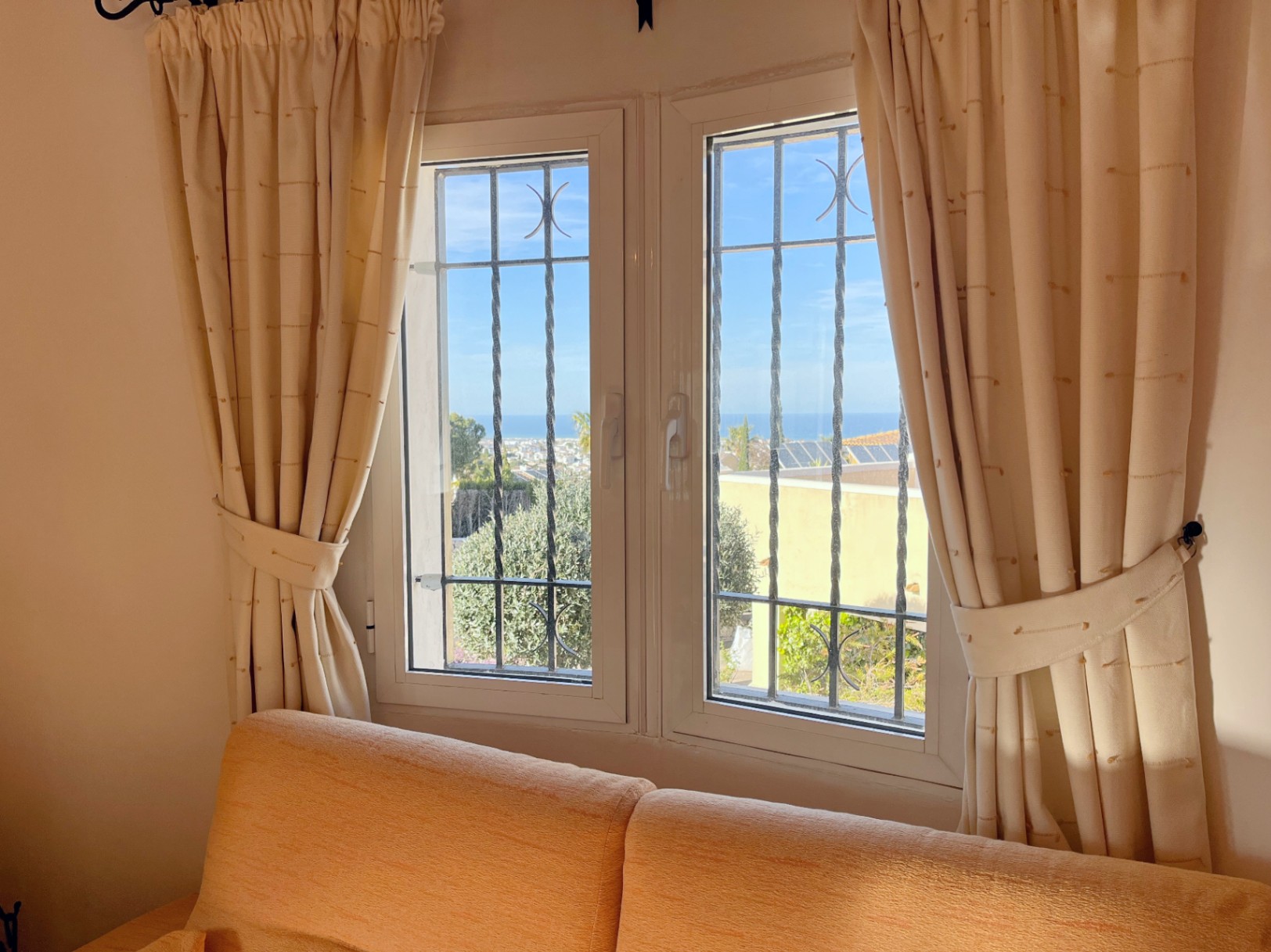 Chalet de 2 dormitorios con bonitas vistas en Rafol de Almunia 