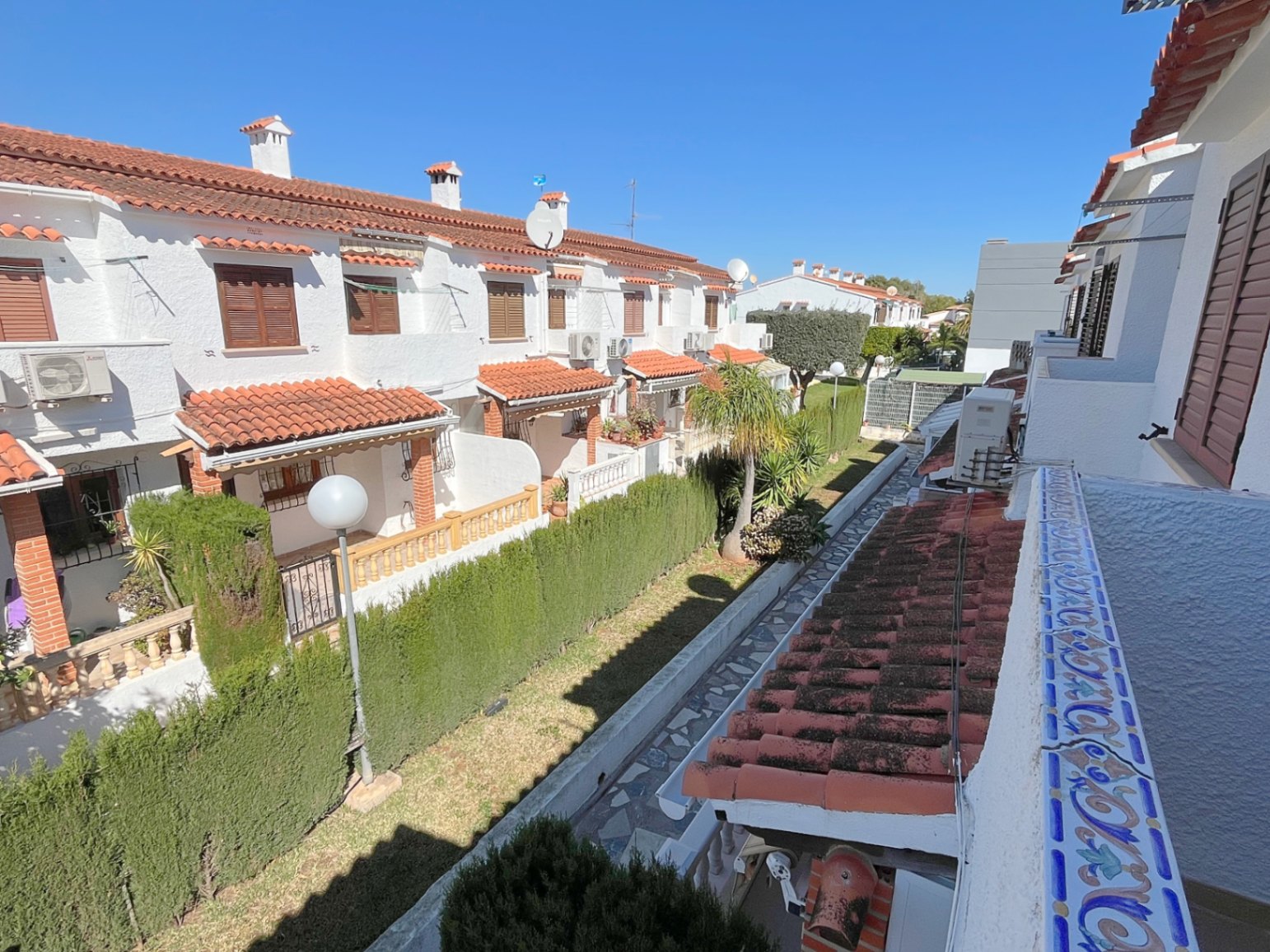 2-bedroom townhouse in Els Poblets, Denia with community pool.