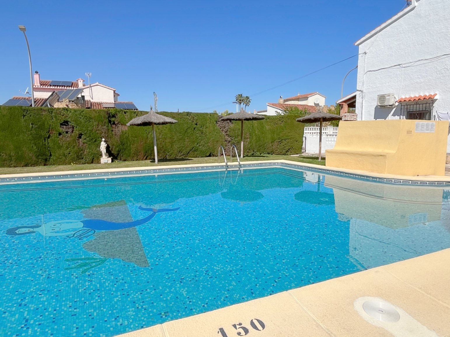 2-bedroom townhouse in Els Poblets, Denia with community pool.