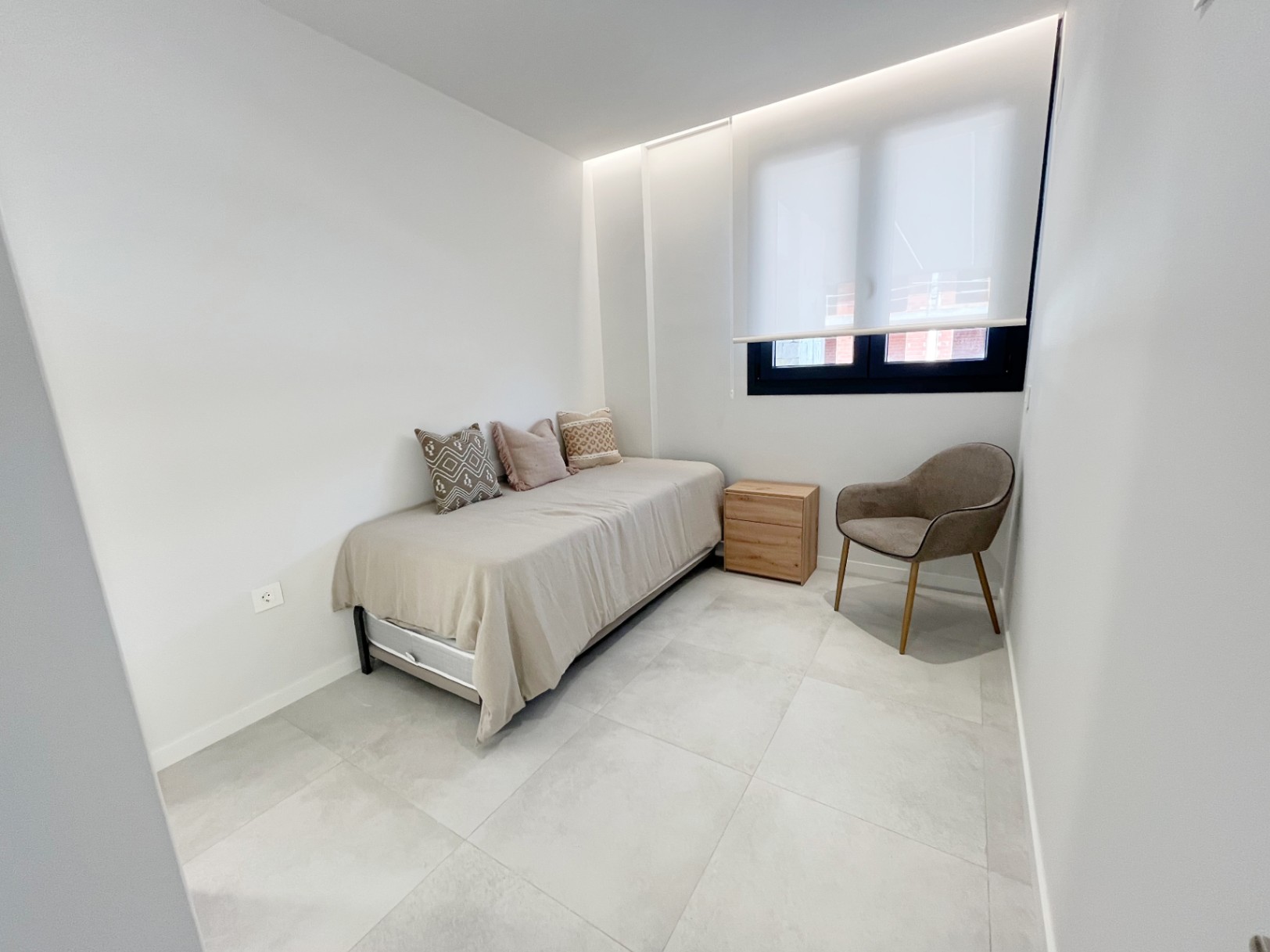 Semi-detached townhouses with private plot in Els Poblets