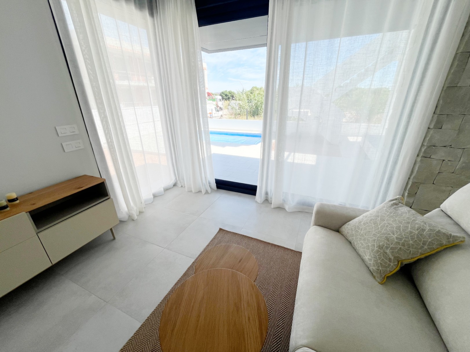 Semi-detached townhouses with private plot in Els Poblets