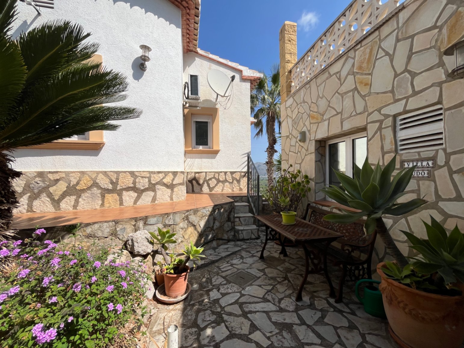 Chalet independiente con apartamento separado en Orba