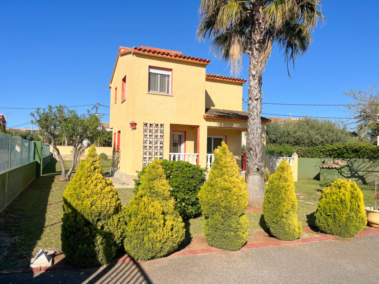 Chalet con Piscina en Las Marinas de Denia a 100mts de la playa 