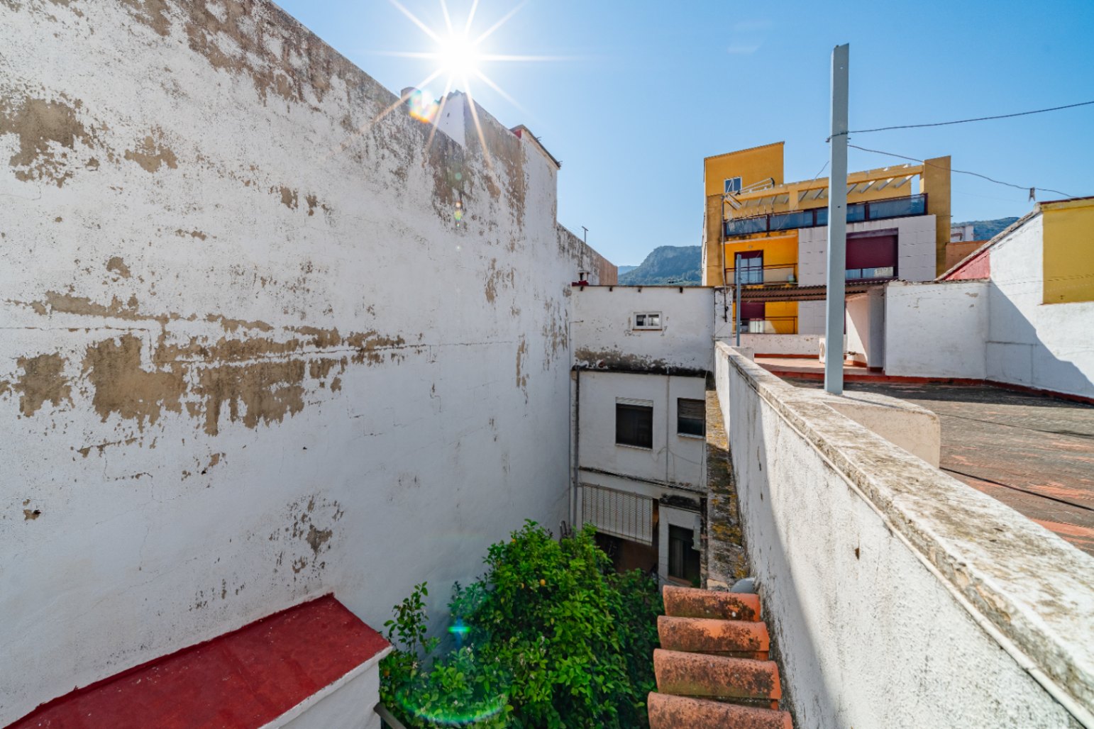 Casa de pueblo 2 viviendas separadas y  garaje