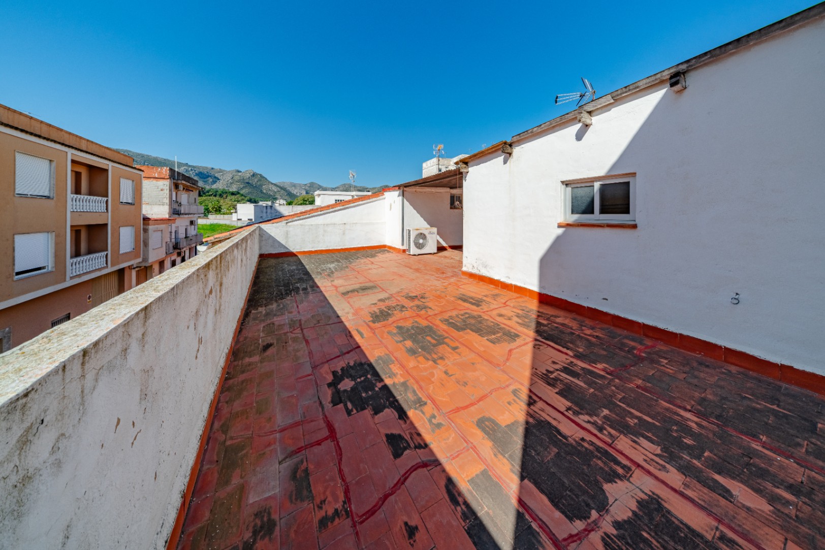 Casa de pueblo 2 viviendas separadas y  garaje