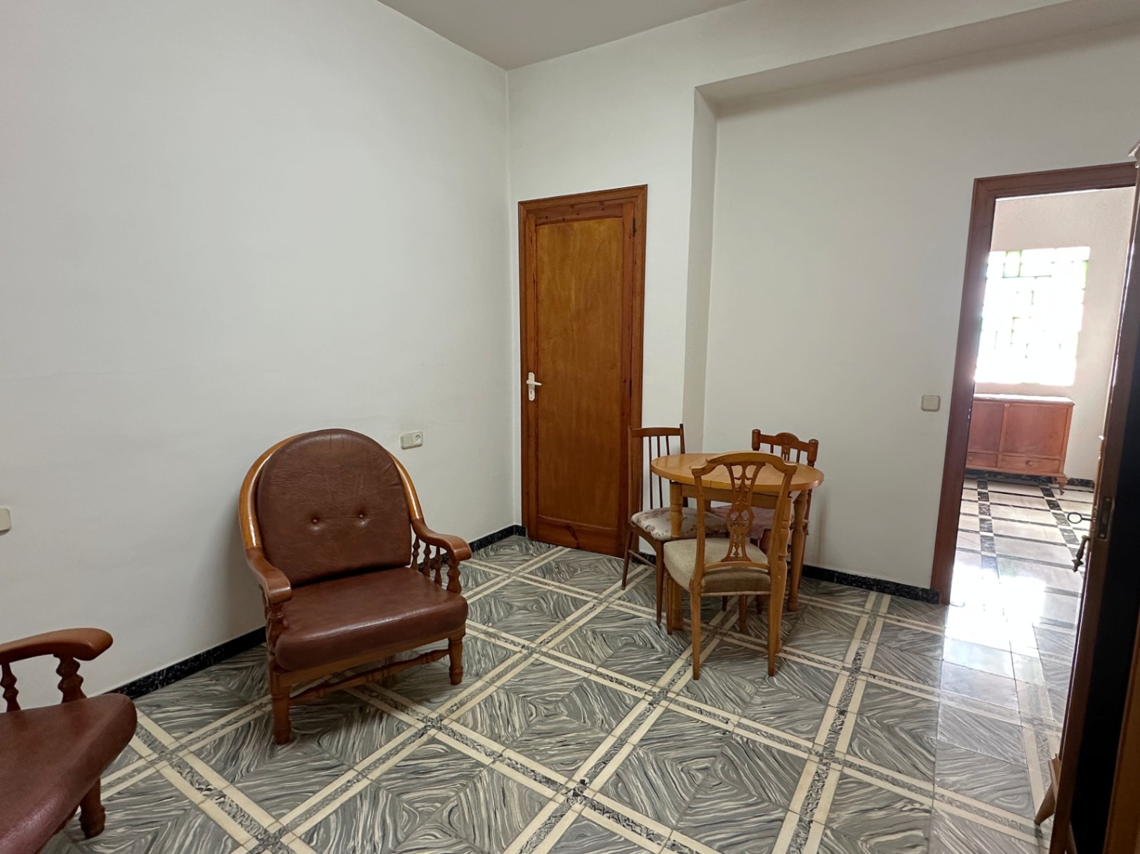 Casa de pueblo en El Verger con 4 habitaciones, patio y garaje