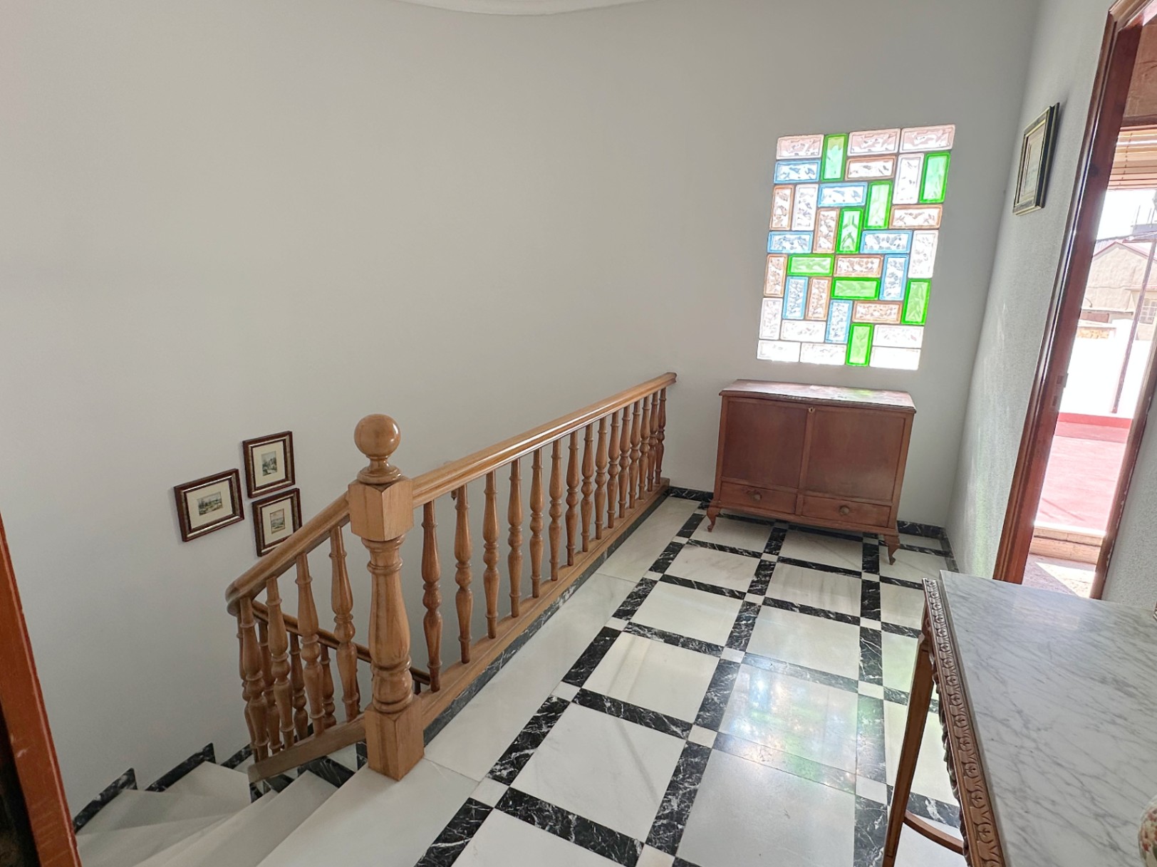 Casa de pueblo en El Verger con 4 habitaciones, patio y garaje