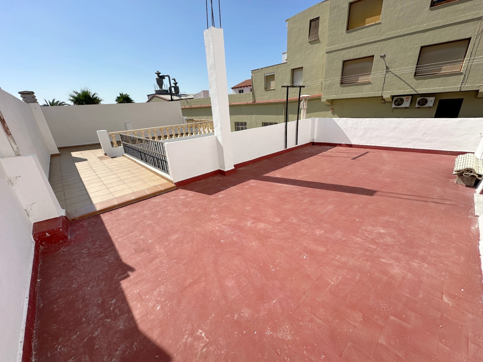 Casa de pueblo en El Verger con 4 habitaciones, patio y garaje