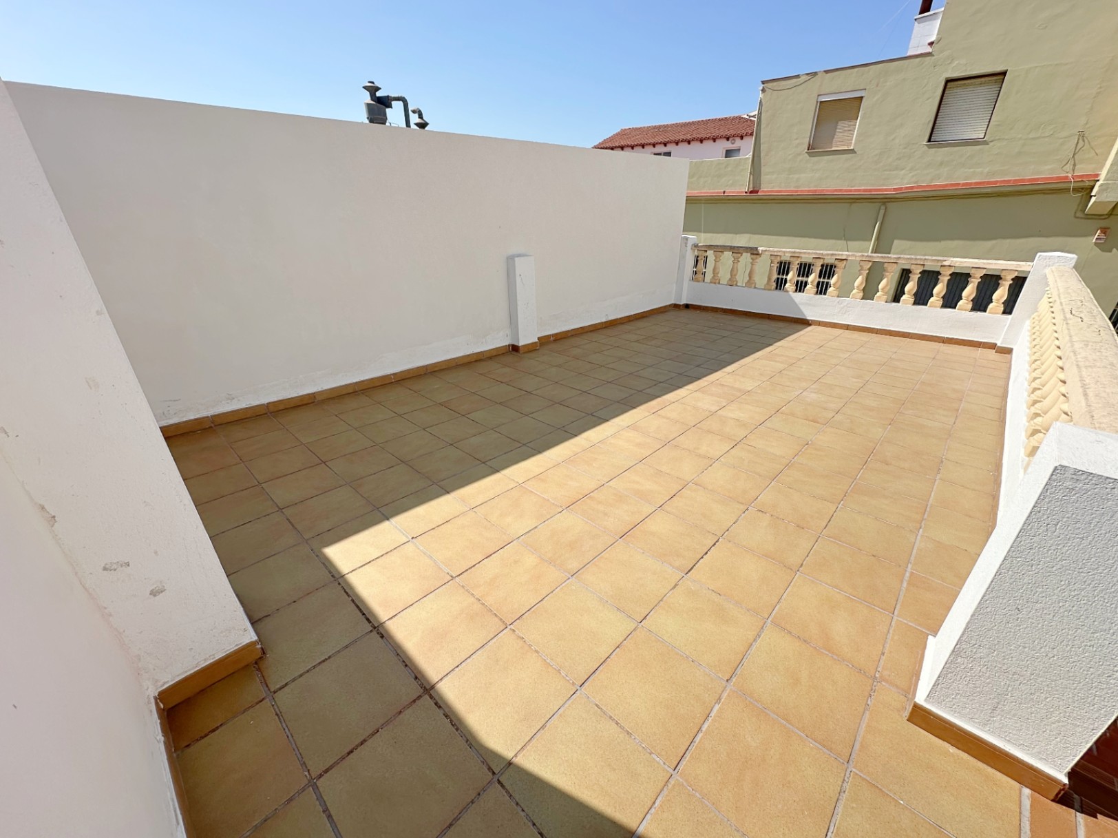 Casa de pueblo en El Verger con 4 habitaciones, patio y garaje