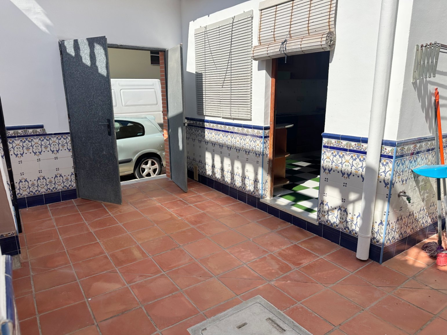 Casa de pueblo en El Verger con 4 habitaciones, patio y garaje