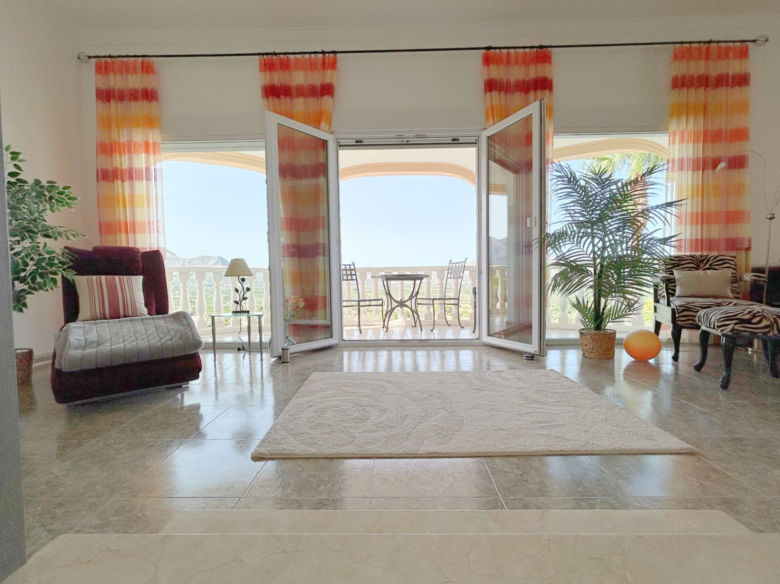 Chalet independiente con apartamento separado en Orba