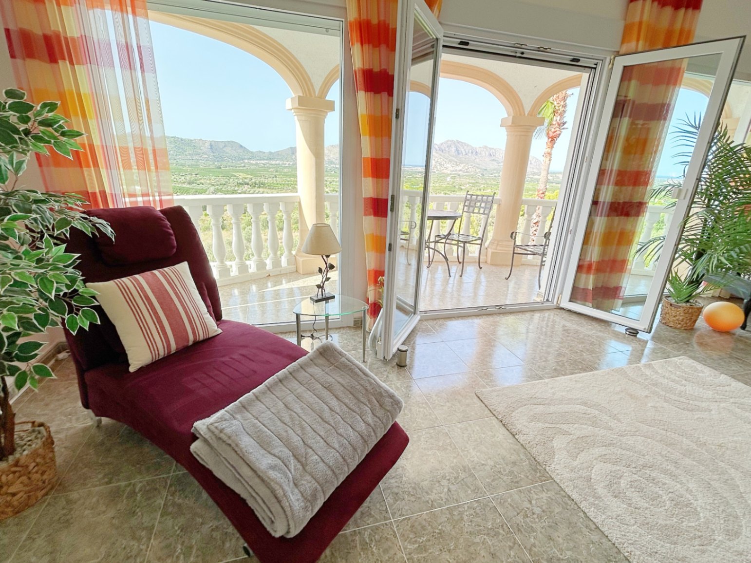 Chalet independiente con apartamento separado en Orba