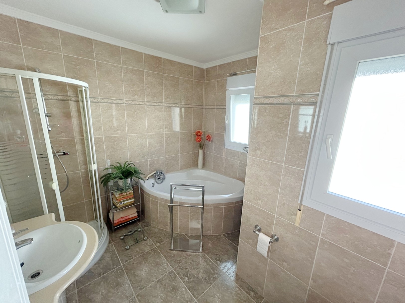 Chalet independiente con apartamento separado en Orba