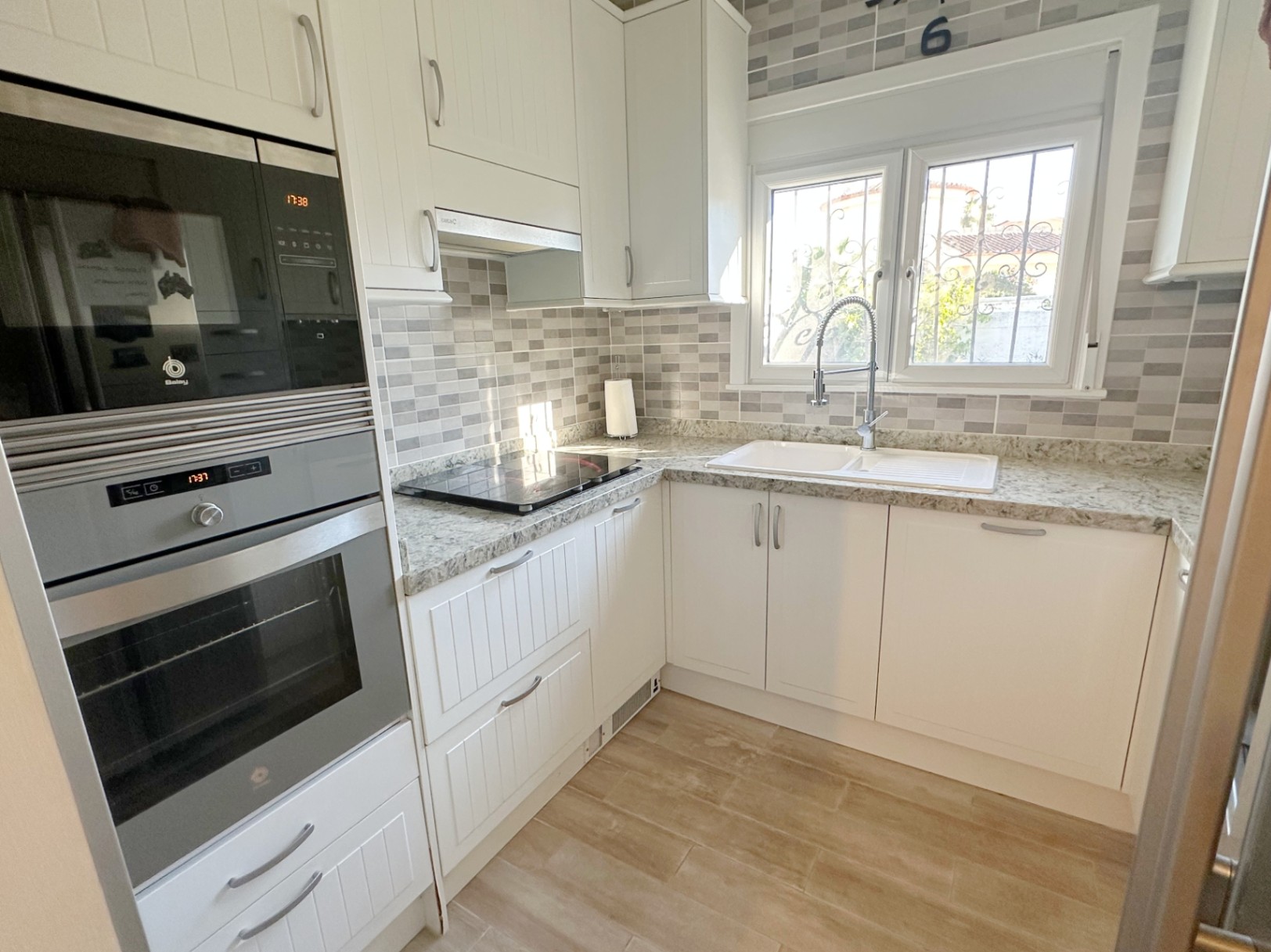 Detached chalet with 4 bedrooms in Els Poblets