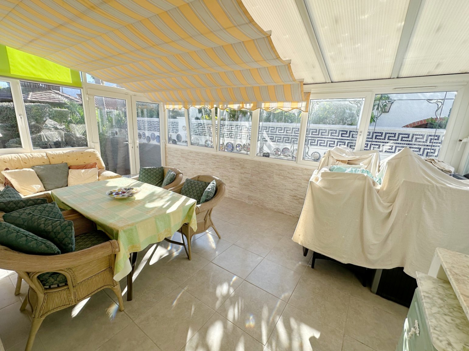 Detached chalet with 4 bedrooms in Els Poblets