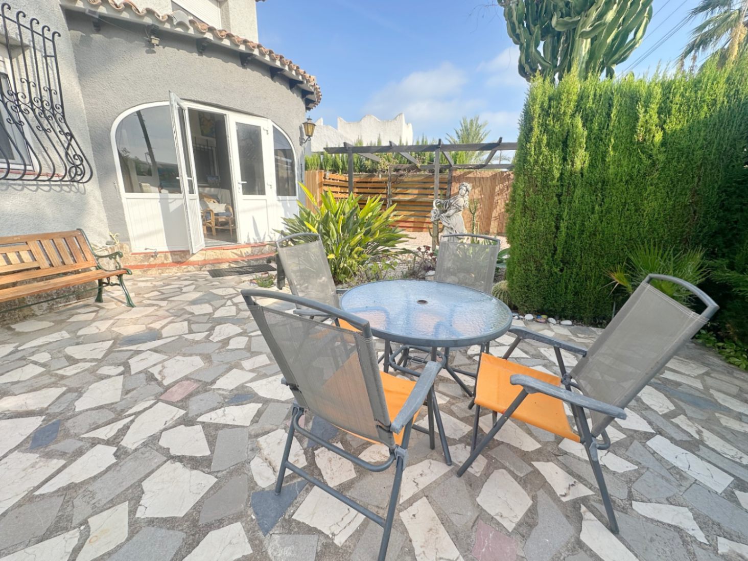Detached chalet with 4 bedrooms in Els Poblets