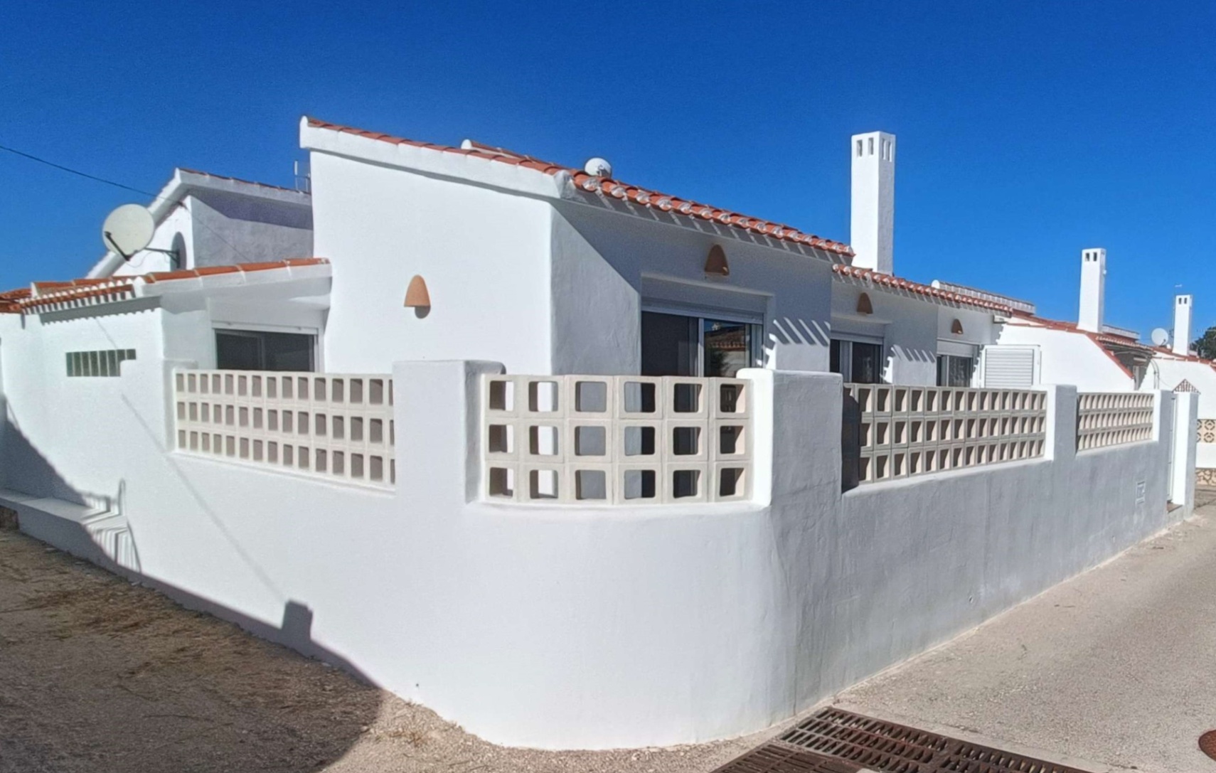 Renoviertes Stadthaus mit 2 Schlafzimmern, 250 m vom Meer entfernt