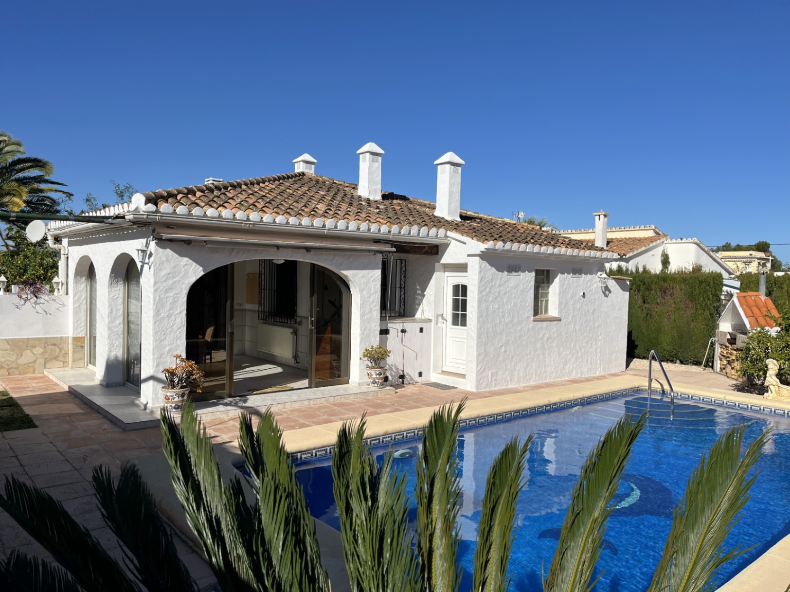 Detached villa with private pool in Els Poblets