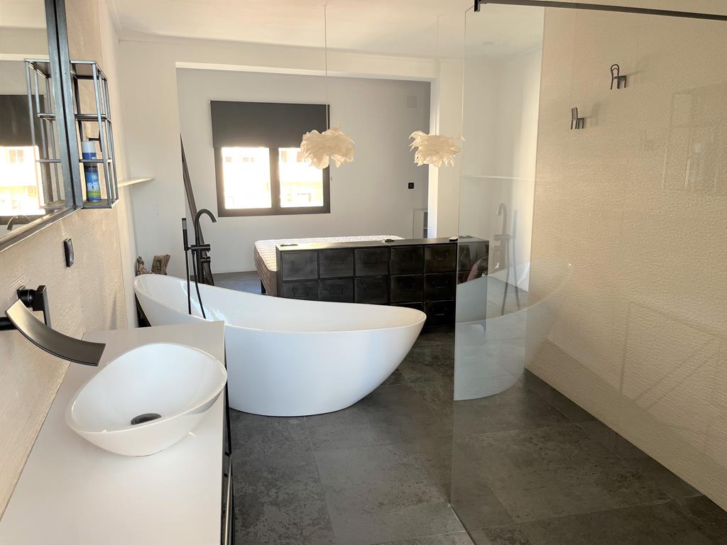 Stunning apartment in the center of Denia recently renovated