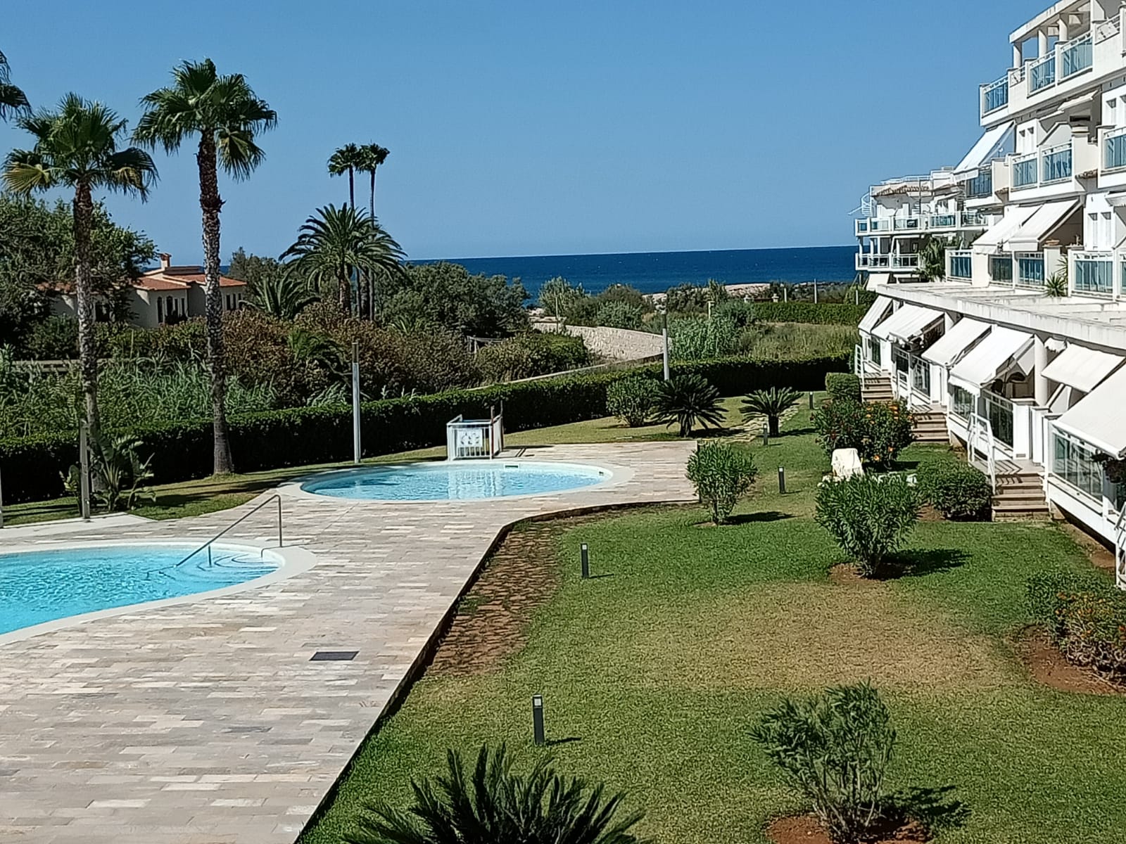 Frontline apartment with direct sea view in Denia
